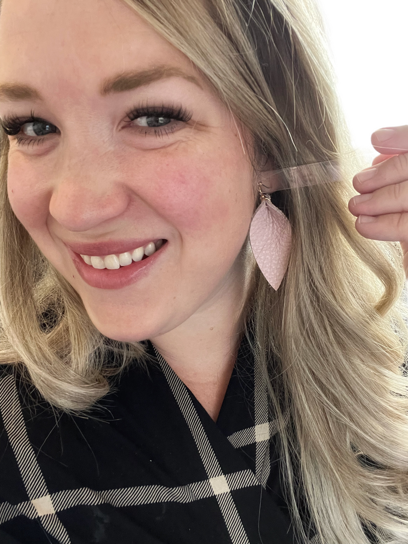 Baby pink Leather Pointed teardrop size medium Earrings